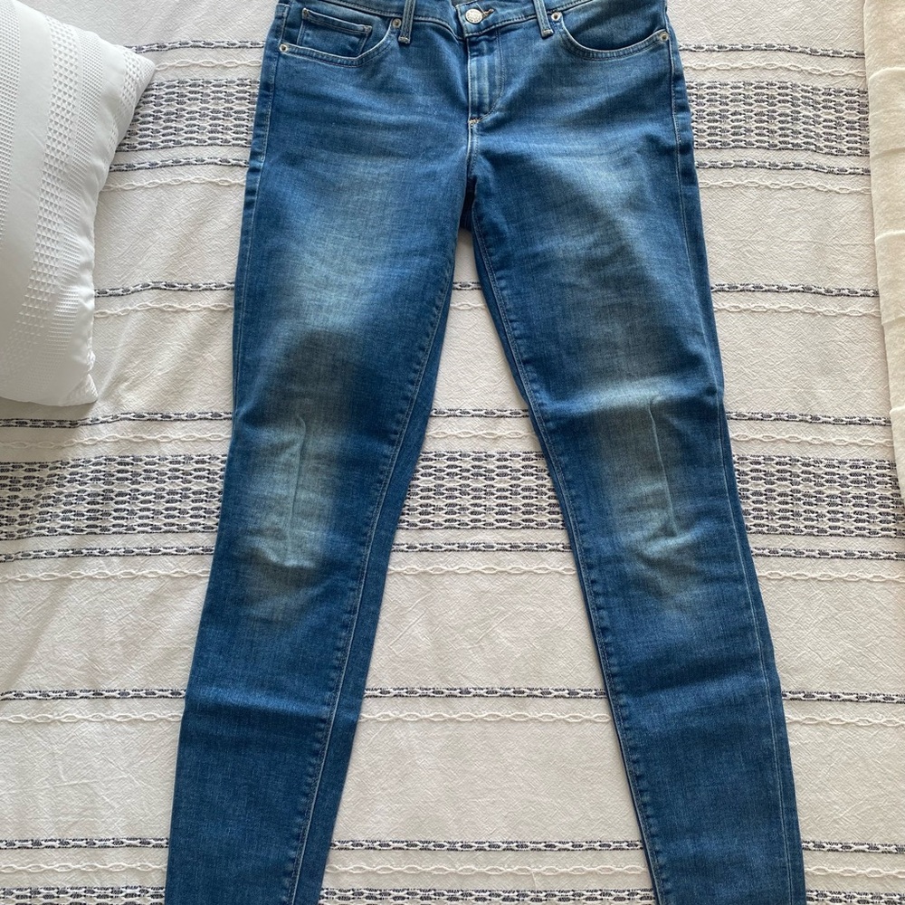 Lucky Brand Blue Skinny Jeans with Classic Denim Style